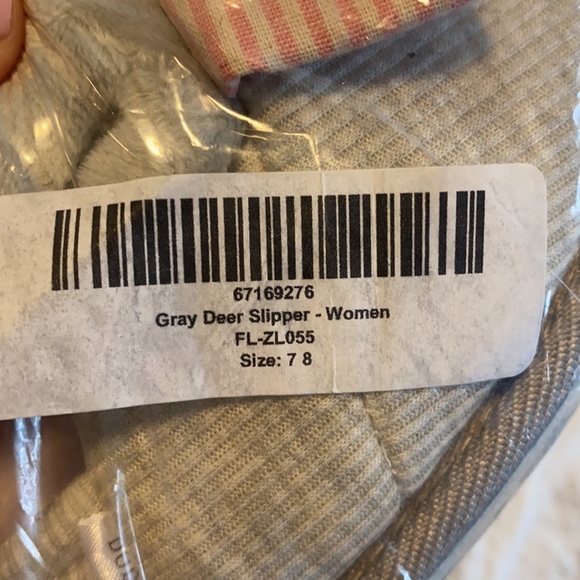 Adorable reindeer slippers 🌸bundle and save!! - Picture 3 of 3